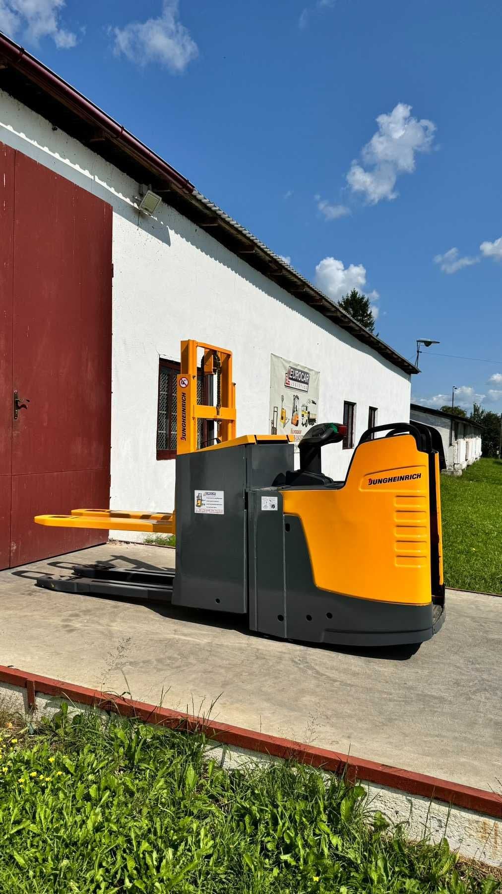 Електричний Штабелер Jungheinrich ERD220r
